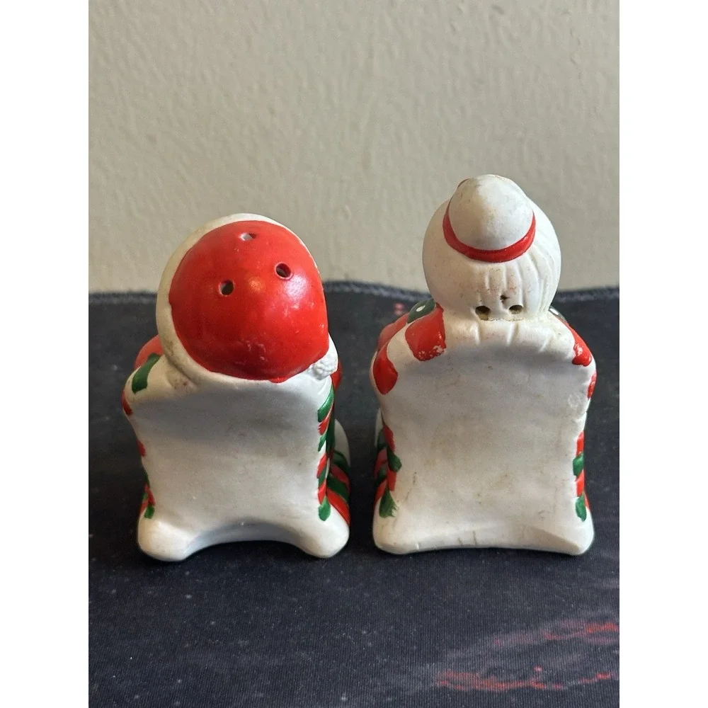 Mr & Mrs Clause Salt &‎ Pepper Shakers